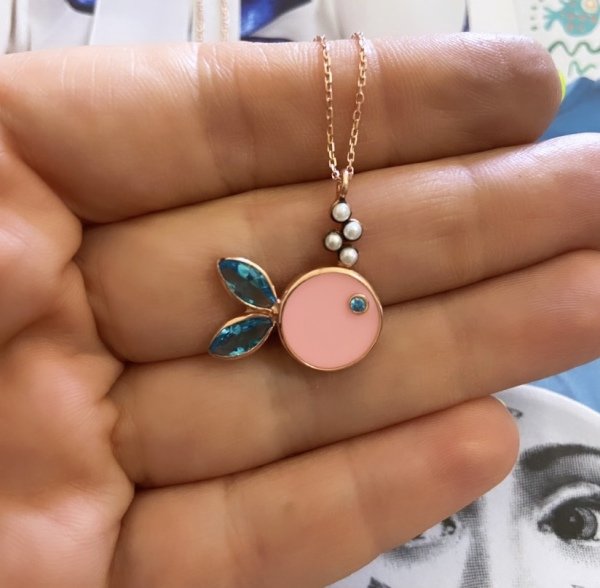 PEMBE MİNELİ BALIK KOLYE