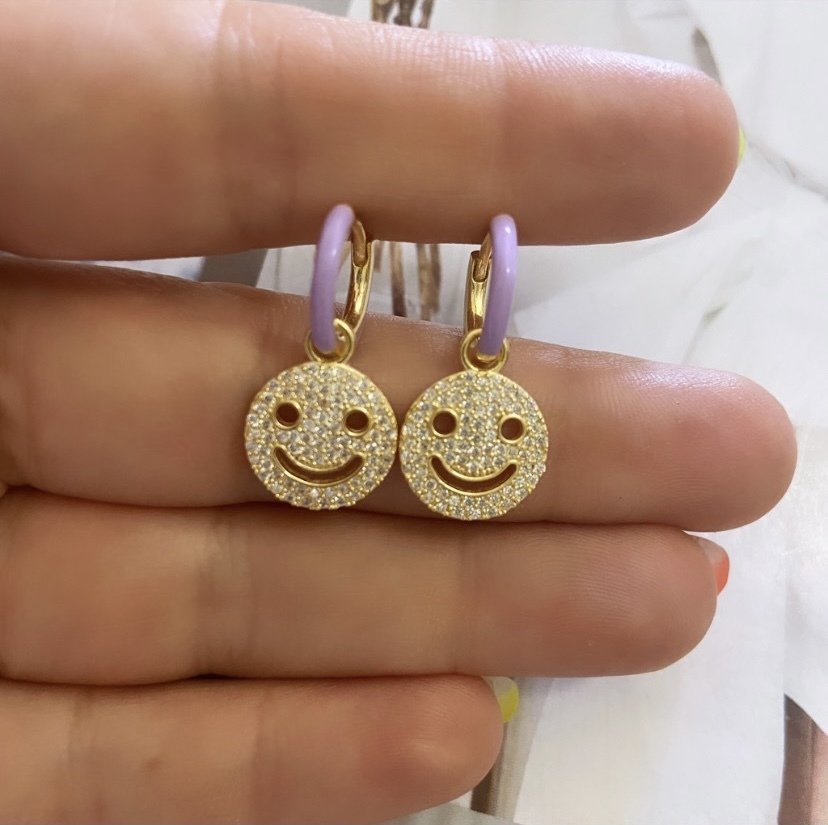 MİNELİ LİLA HALKA MOR ZİRKON GÜLEN YÜZ KÜPE