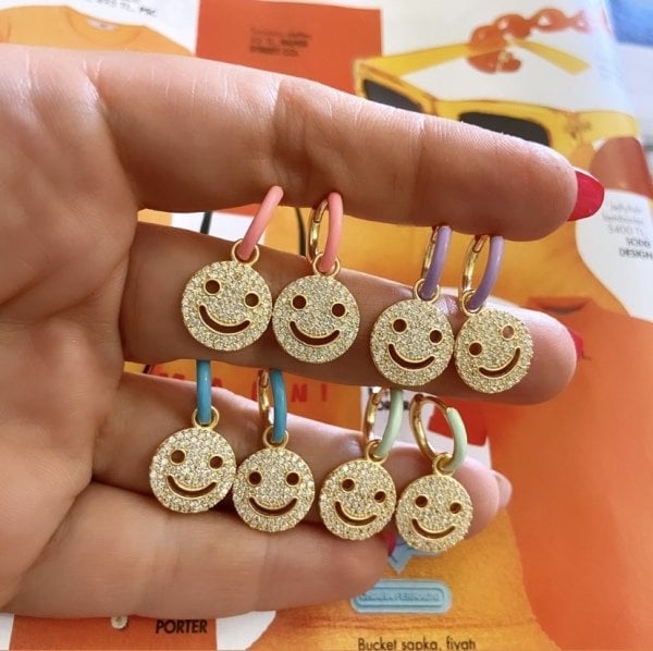 MİNELİ PEMBE HALKA ZİRKON GÜLEN YÜZ KÜPE