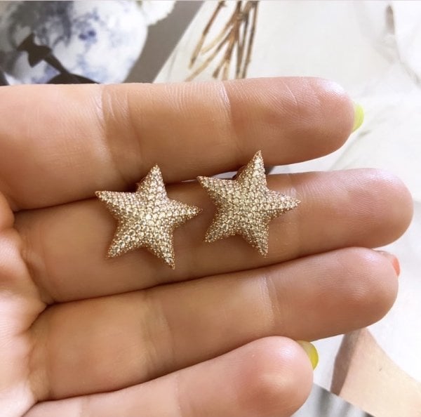 BOMBELİ FULL TAŞLI YILDIZ ÇİVİ KÜPE