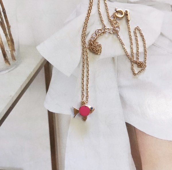 NEON PEMBE MİNİK BALIK KOLYE