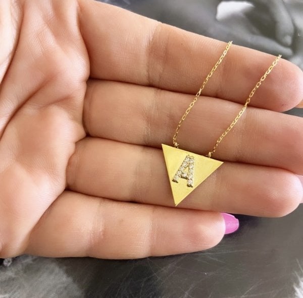 MUSKA MODEL HARF KOLYE