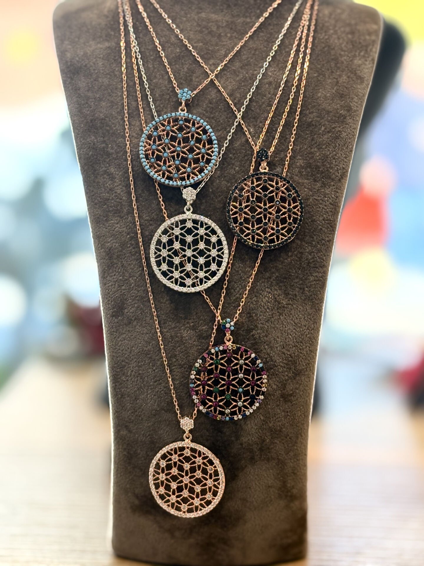 DANTEL KESİM YAŞAM ÇİÇEĞİ KOLYE