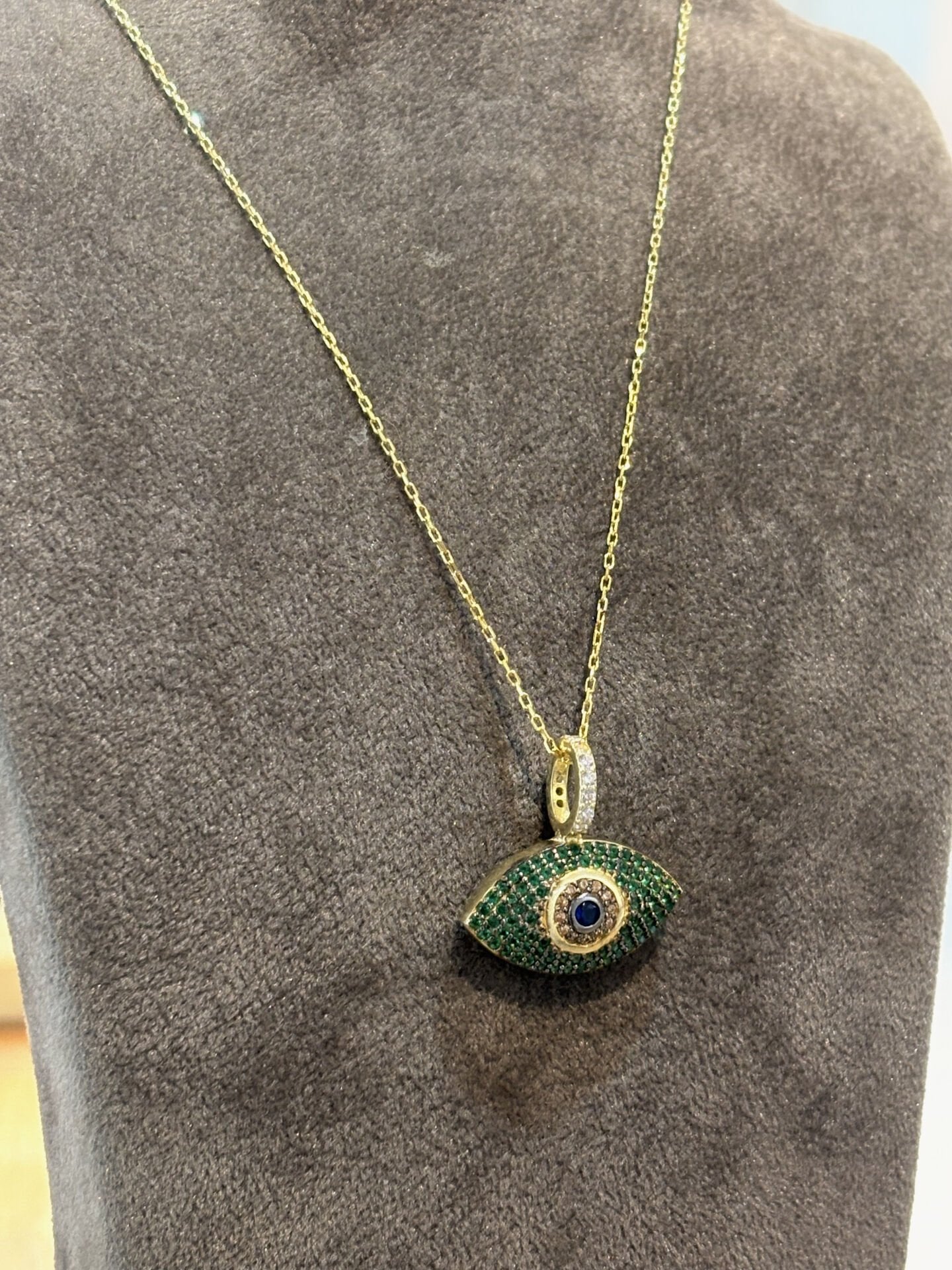 TAŞLI YEŞİL GÖZ KOLYE