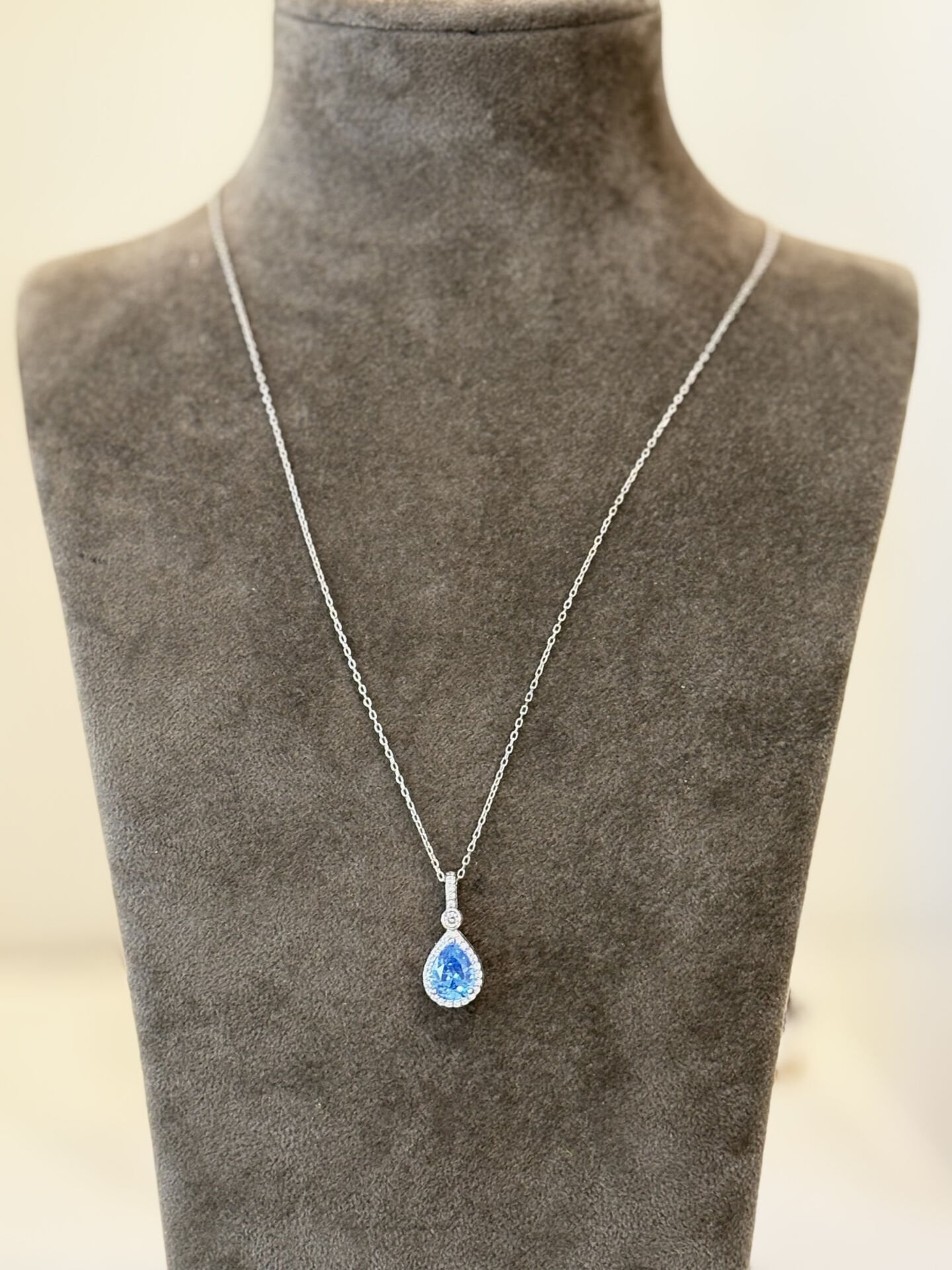 MAVİ PIRLANTA KOLYE