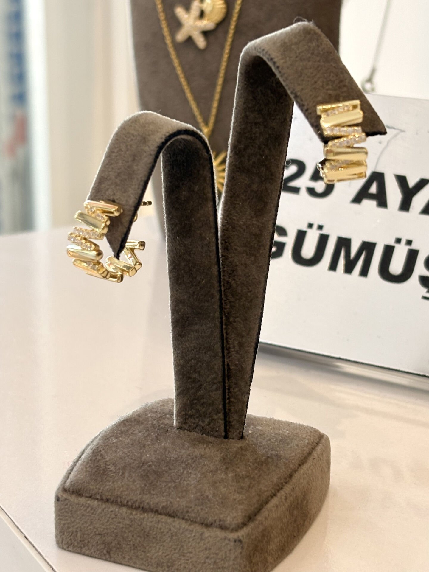 KUYUMCU ZİGZAG KÜPE