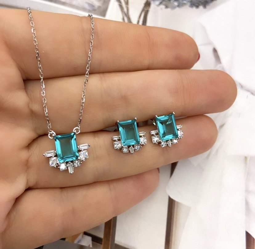 AQUA KOLYE VE KÜPE TAKIM