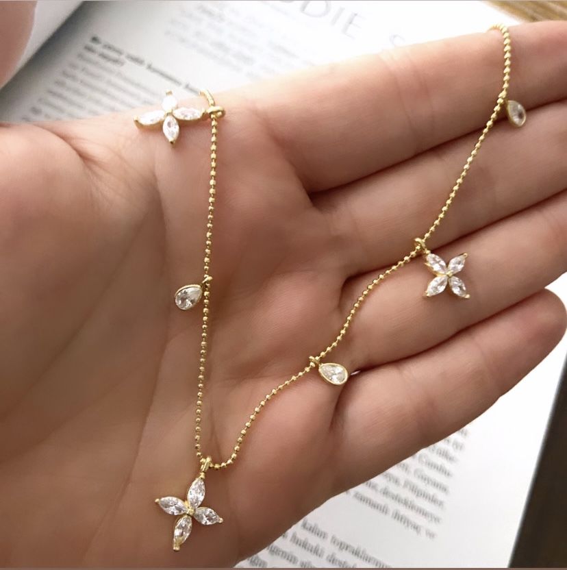 ZARİF ÇİÇEK KOLYE