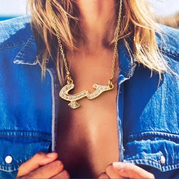 DEĞERLİ MODEL KOLYE