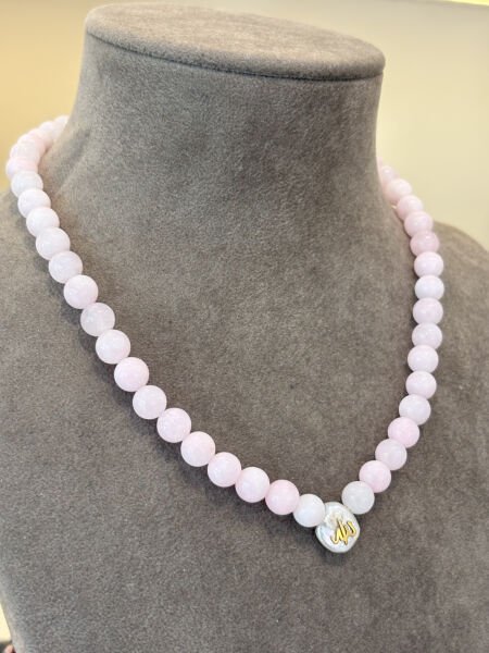 PEMBE KUVARS TASARIM MODEL