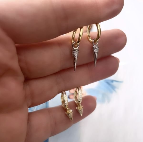 KONİ CHARM HALKA KÜPE