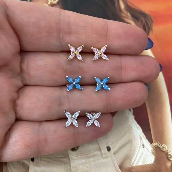 ZARİF ÇİVİ ÇİÇEK KÜPE