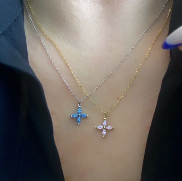 ZARİF ÇİÇEK TEK BAGET KOLYE