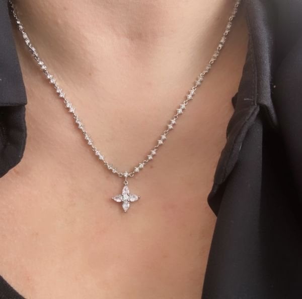 ÖZGÜ BAGET ŞIK KOLYE