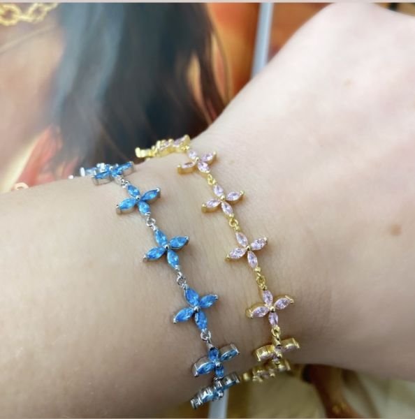 BAGET ZARİF ÇİÇEK BİLEKLİK