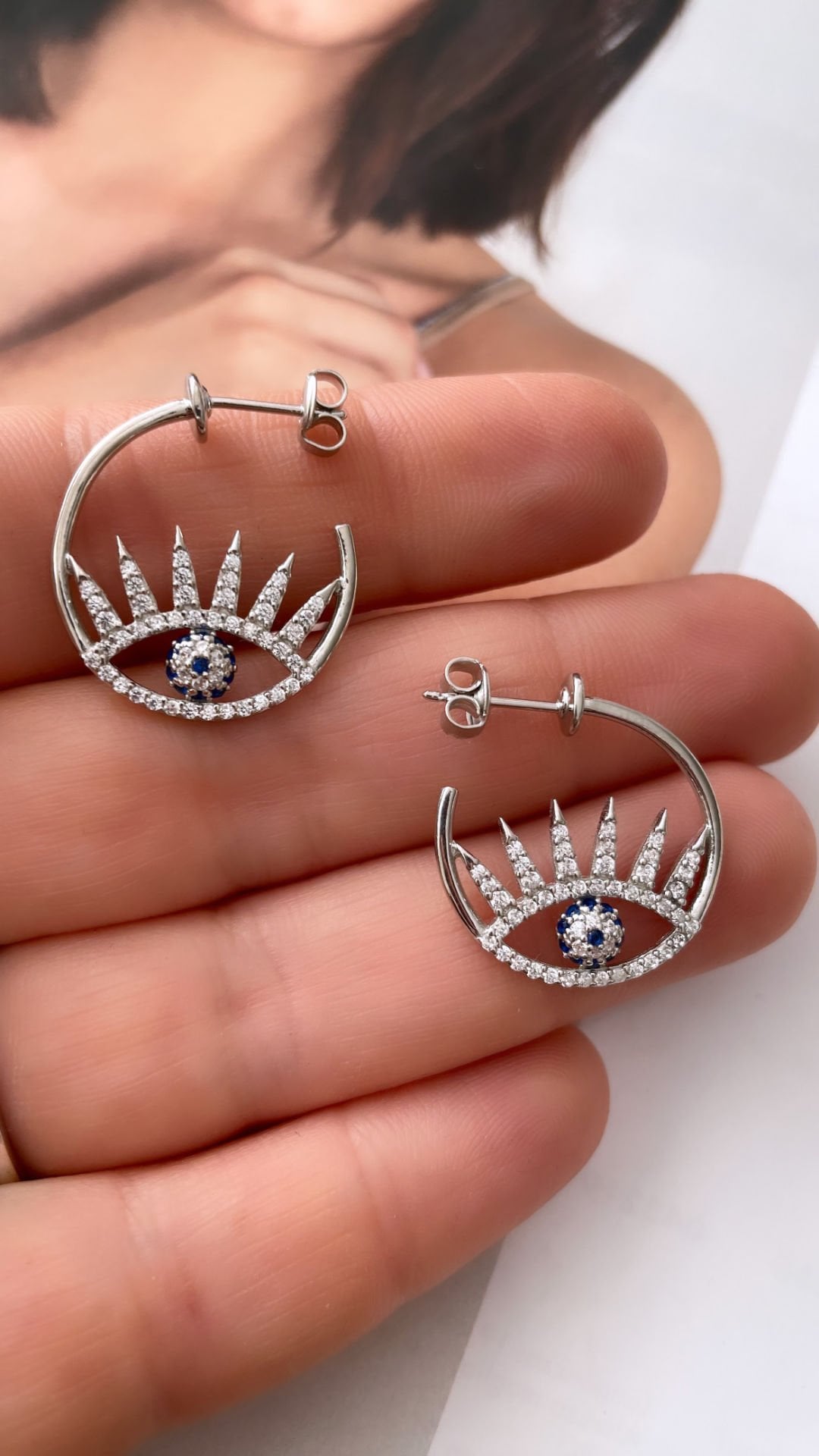 RA'NIN DETAY GÖZ HALKA KÜPE