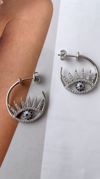 RA'NIN DETAY GÖZ HALKA KÜPE