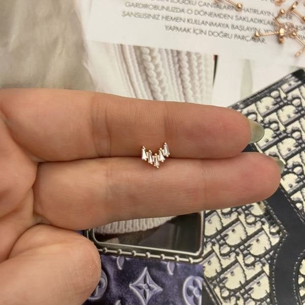 ZİGZAG V TRAGUS