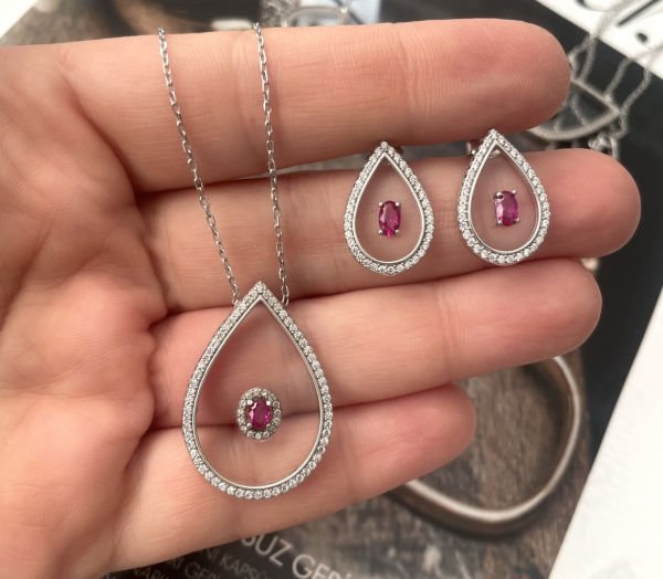 ŞEFFAF DAMLAM KÜPE