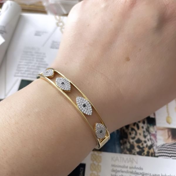 TASARIM GÖZ DETAY KELEPÇE