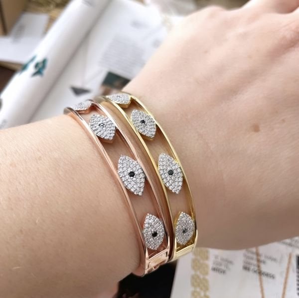 TASARIM GÖZ DETAY KELEPÇE