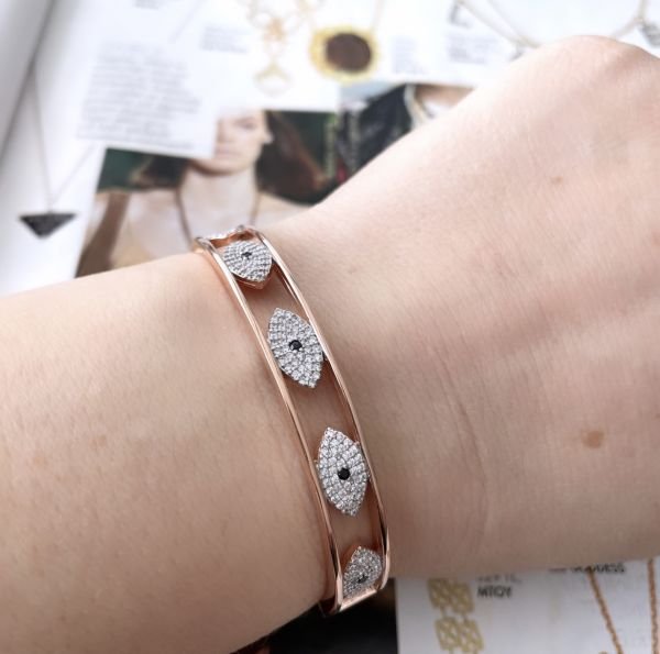 TASARIM GÖZ DETAY KELEPÇE