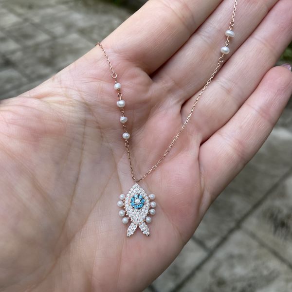 İNCİLİ BALIK KOLYE