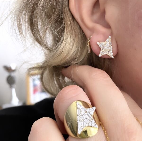 YARIM YILDIZ ÇİVİ KÜPE