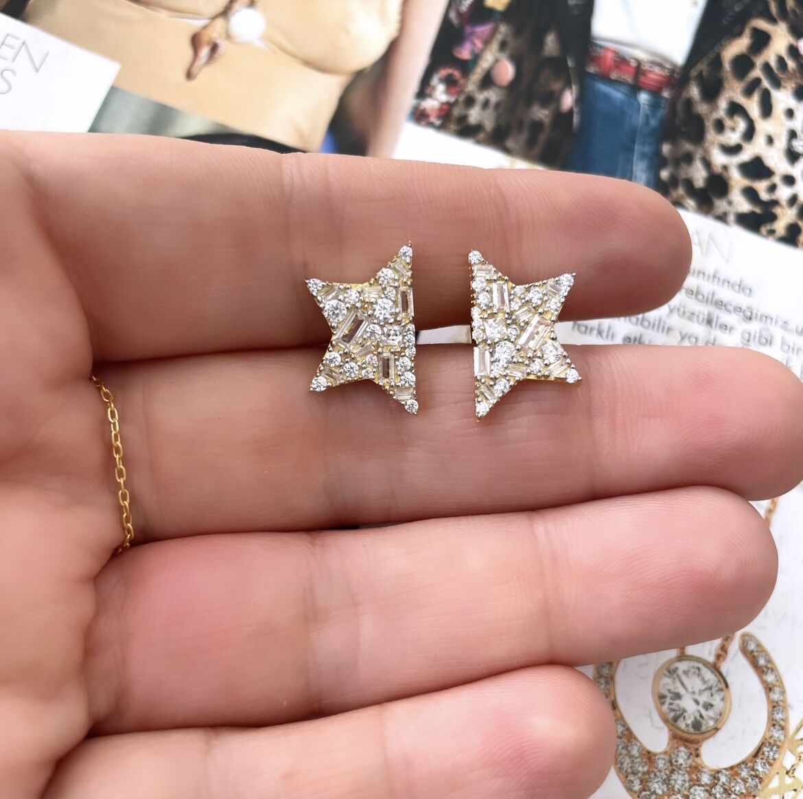 YARIM YILDIZ ÇİVİ KÜPE