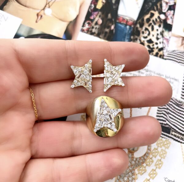 YARIM YILDIZ ÇİVİ KÜPE