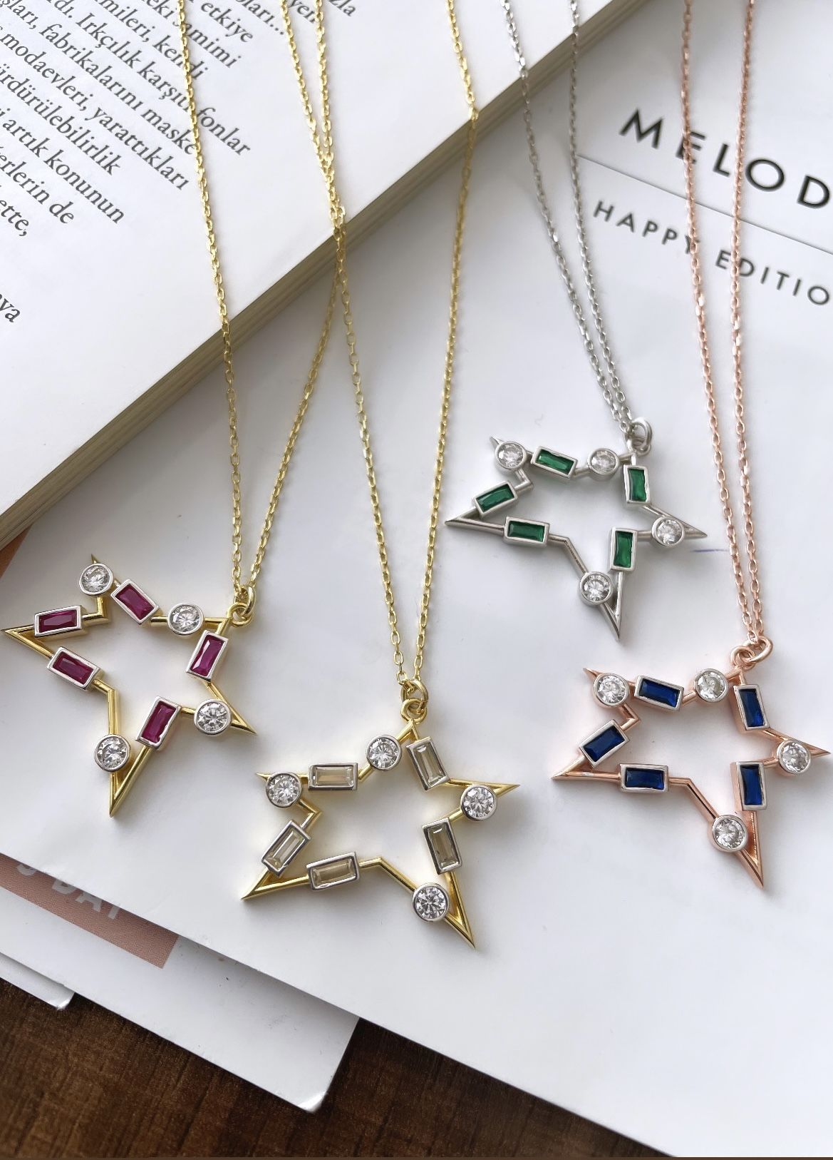 EĞİK YILDIZIM KOLYE