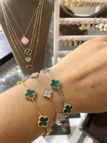 YONCA ORTA BOY ÇİÇEK BİLEKLİK