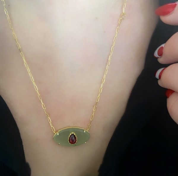 JADE TAŞI GÖZ KOLYE