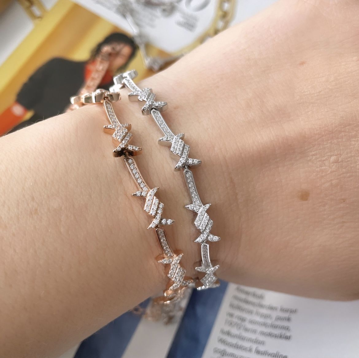 DİKENLİ TEL SUYOLU BİLEKLİK