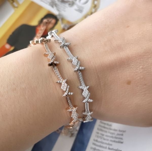 DİKENLİ TEL SUYOLU BİLEKLİK