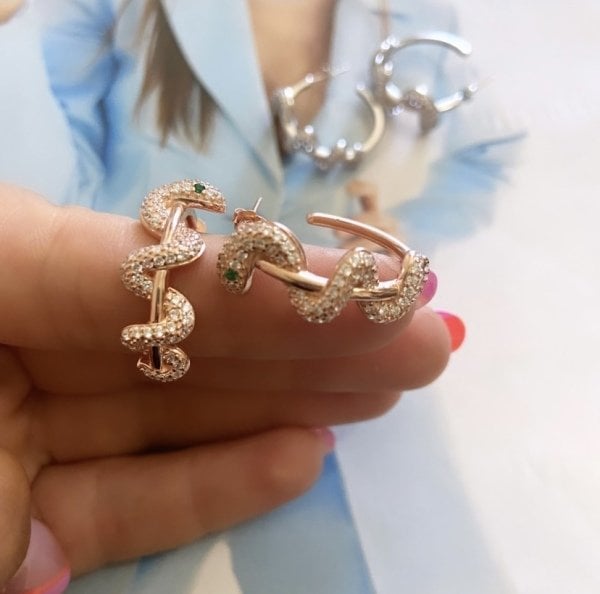 SARMAL TAŞLI YILAN HALKA KÜPE