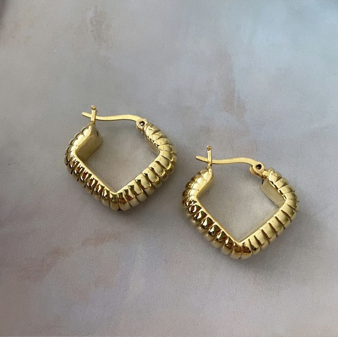 GEOMETRİK YELPAZE HALKA KÜPE